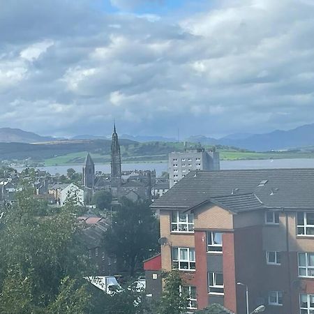 Spacious One Bedroom Flat, Entire Property. Greenock Exterior foto